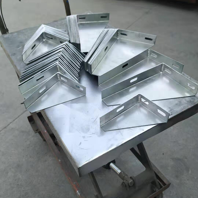 桥架托臂防护措施很重要